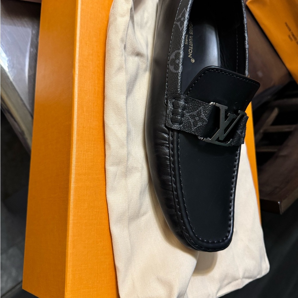 Lv shoes - Picture 2 of 10